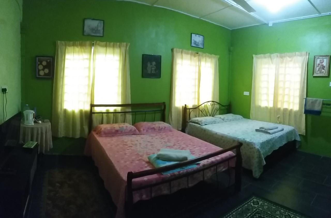 Dhia Irdina Homestay Paya Rewak Exterior foto