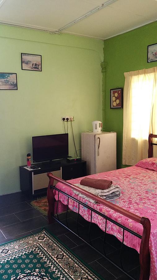 Dhia Irdina Homestay Paya Rewak Exterior foto