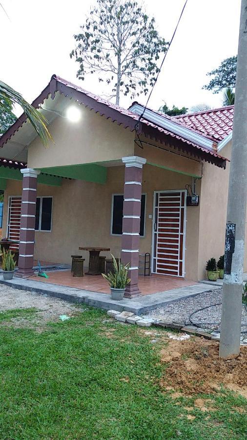 Dhia Irdina Homestay Paya Rewak Exterior foto