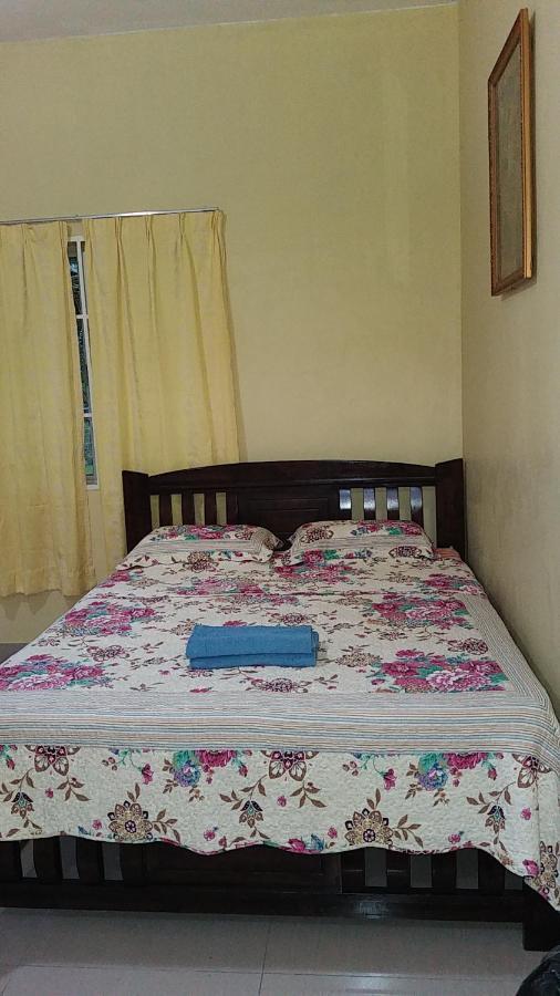 Dhia Irdina Homestay Paya Rewak Exterior foto